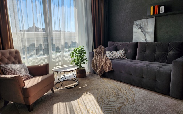 Odnokomnatnaya  S Lodzhiey V Tsentre Flat