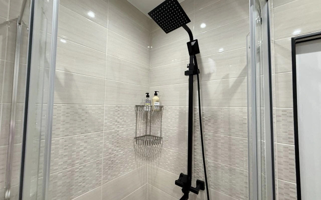 Serdtse Adlera Na Kaspiyskoy Flat