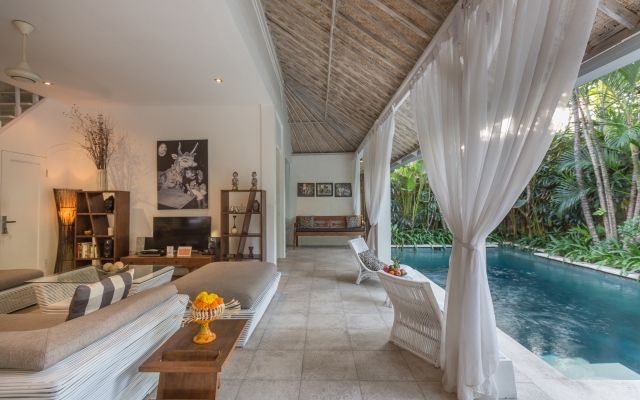 Esha Drupadi I Villa