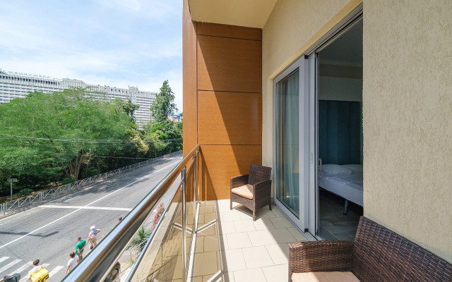 4k Uluchshennye 130m. Pervaya Liniya. 200m do Morya Apartment