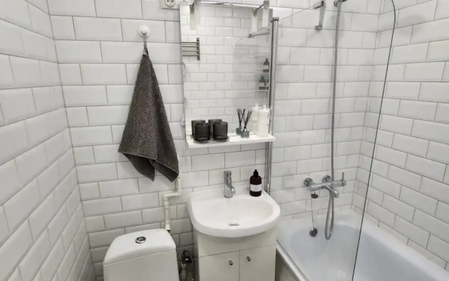 Квартира новая и светлая, рядом Кремль и парк Черное озеро