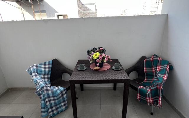 Comfort With Green Refreshing Interior Apartments