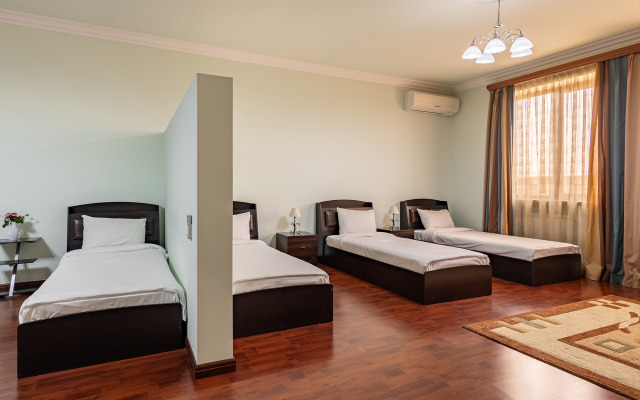 La Defense Yerevan Hotel