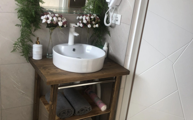 Частный дом дом у озера с чаном и баней