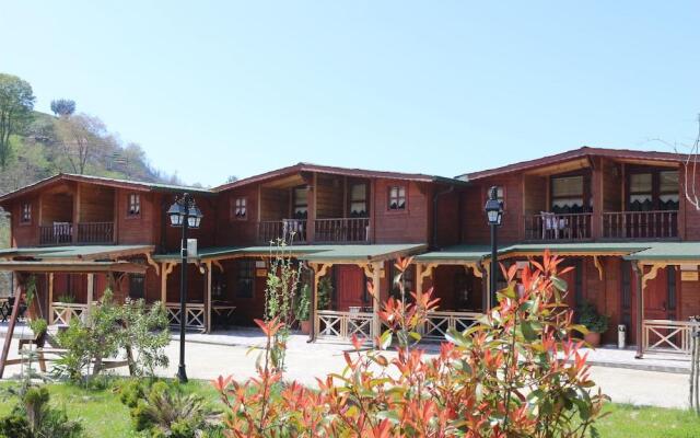 Teona Caglayan Bungalov Hotel