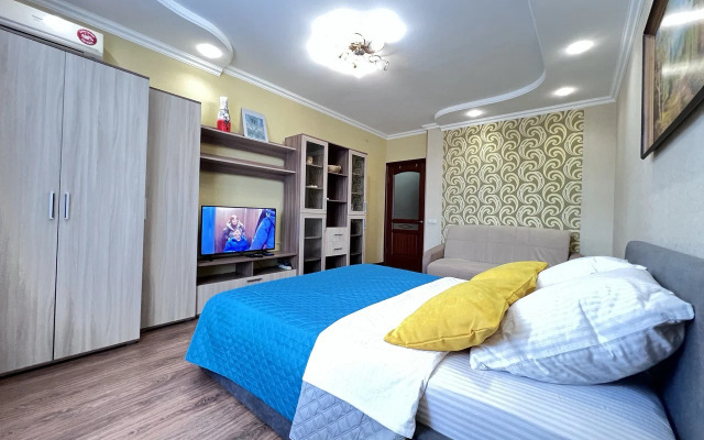 S Sovremennym Remontom I Bytovoy Tekhnikoy Flat