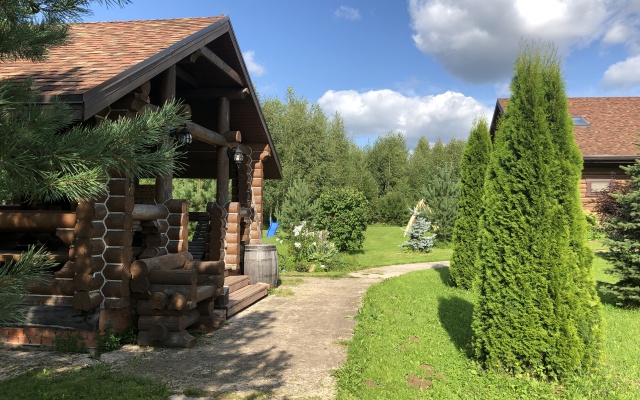 Гостевой Дом с Клёвой Рыбалкой в Своём Пруду, Около Реки