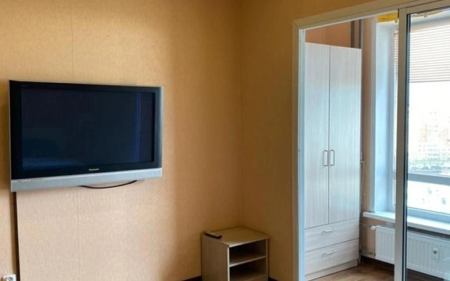 Na Kolmovskoy Naberezhnoy 71a Flat