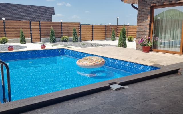 N1 Chetyre Sezona Guest house