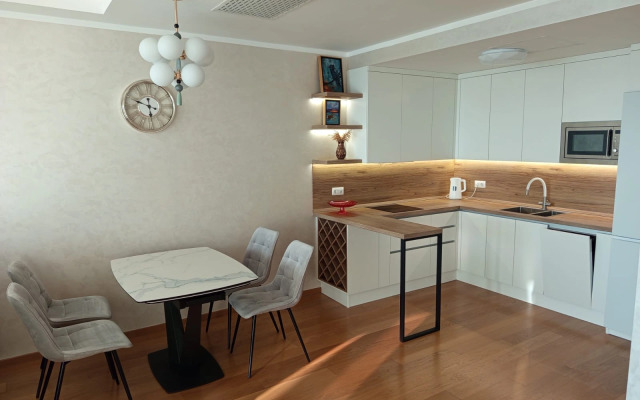 Апартаменты Золотая Бухта с Видом на Море