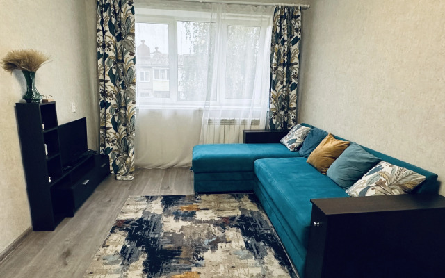V Tsentre Ryadom s Naberezhnoy i Dostoprimechatelnostyami Flat