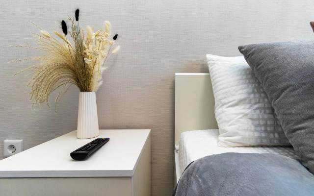 Квартира комфортные Ивана Захарова 18/2