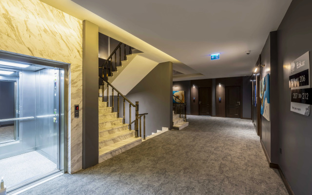 Ezkar Bathonea Art Istanbul Hotel
