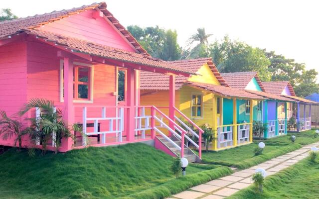 Morjim Queen Beach Resort Hotel