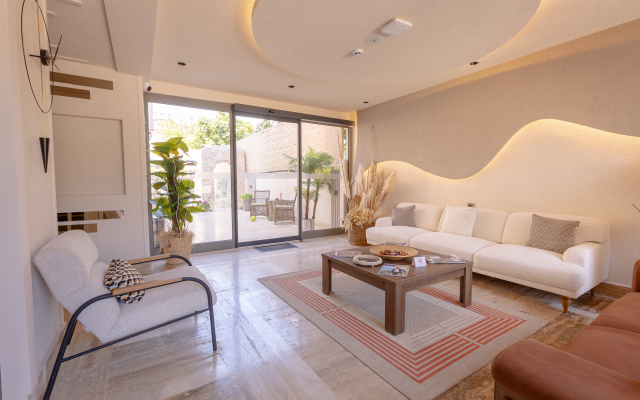 Los Suites Apartment Hotel