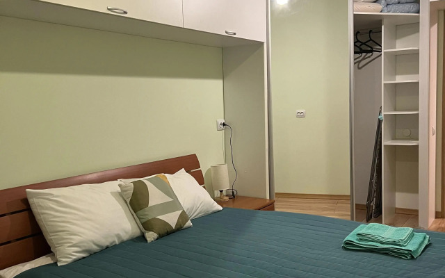 V 5 Minutakh Ot Volzhskoy Naberezhnoy Flat