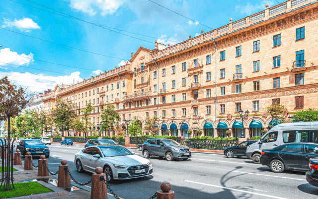 Uluchshennye Na Oktyabryskoy Ploschadi Apartments
