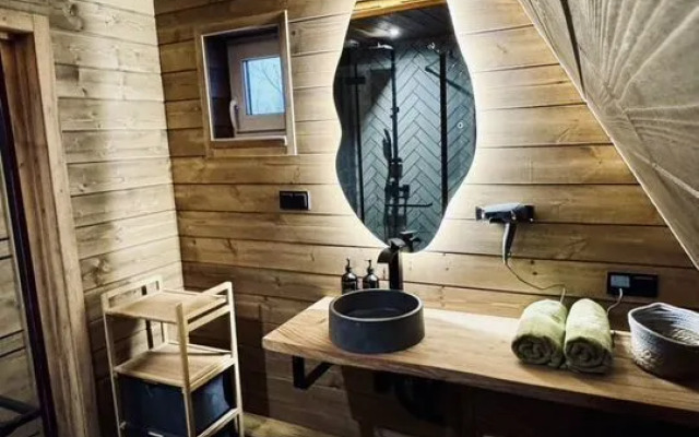 Zelyonyj Dom A-Freym Glamping