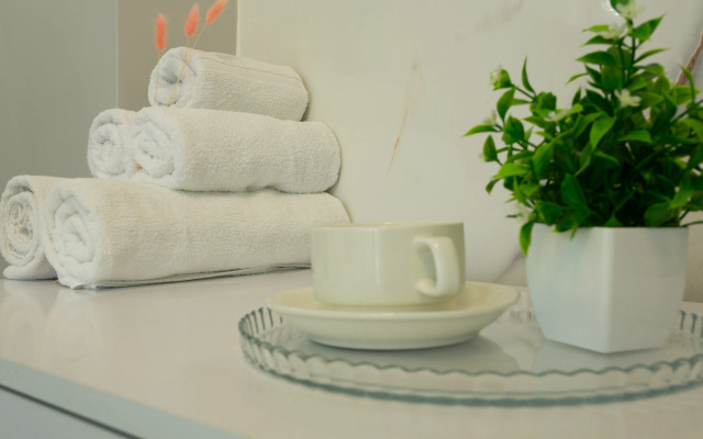 Poslednij Etazh Leta - Stilnaya Studiya u Morya v Sochi (Ashe) Apartments