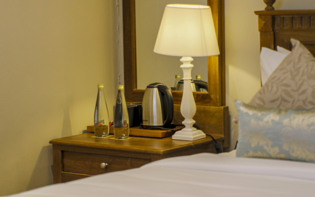 Бутик-отель Castle Hill Bungalow