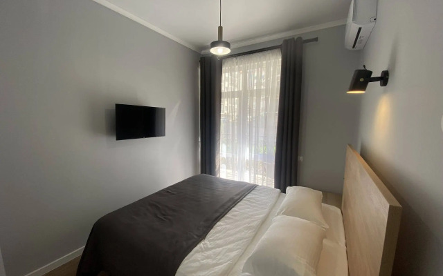 235 V Tsentre Na Pervoy Linii Flat