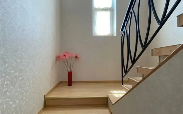 Апартаменты №4 Стандарт, 1 линия, боковой вид на море (4чел)