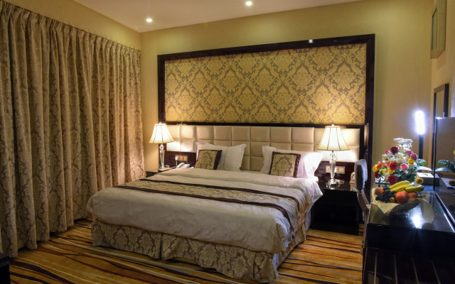 Отель Garden Plaza