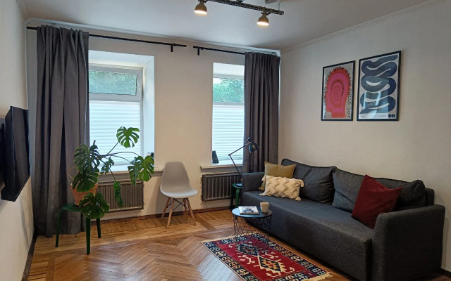 Квартира Яркая Однушка Рядом с Рубинштейна