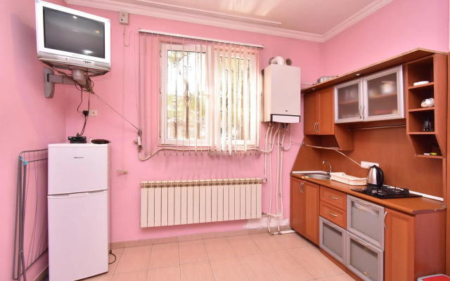 Apartment in Saryan Street Flat