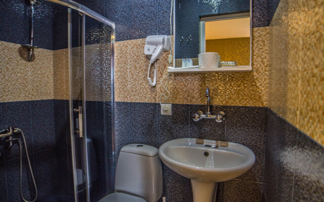 Qeroli old town Hotel