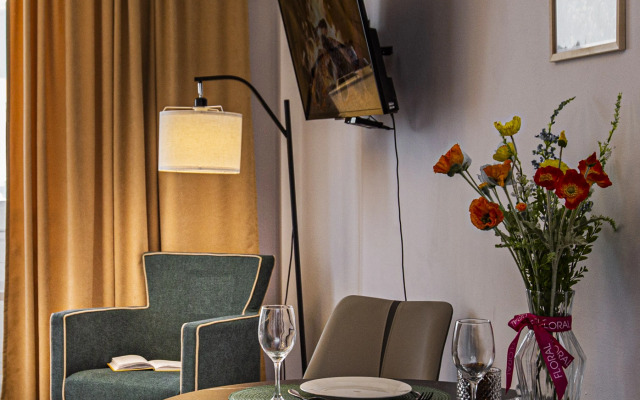 S Krasivym Vidom Na Gory Flat