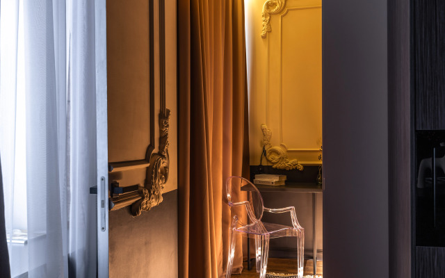 V Tsentre Sankt-Peterburga 2 Apartments