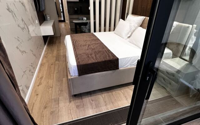 Апартаменты с большим бассейном