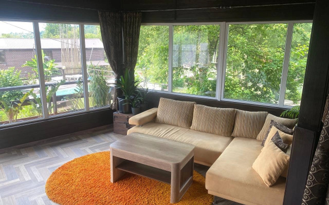 Uyutny Letniy Domik Chalet