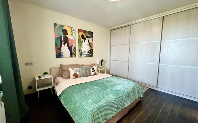 Layf Apart Flat