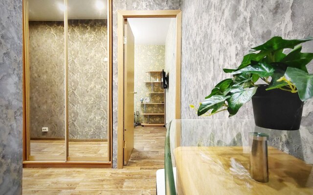 Uyutnaya Guru vozle Dendrariya Flat