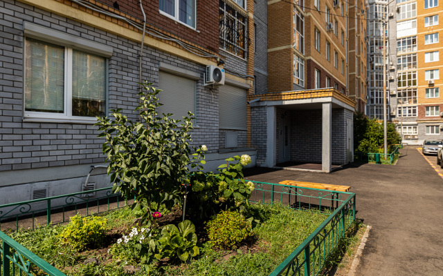 U Rivyery Dlya Prekrasnogo Otpuska Flat
