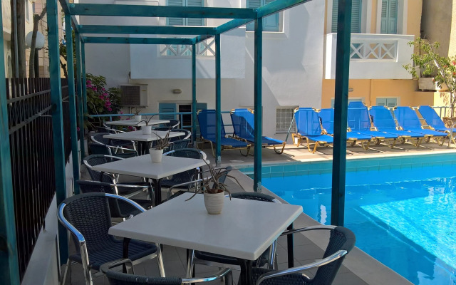 Отель Renia Studios