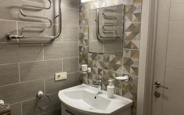 Apartments Dvukhkomnatnye S Balkonom Uyutny Dom Na Smolnoy 44