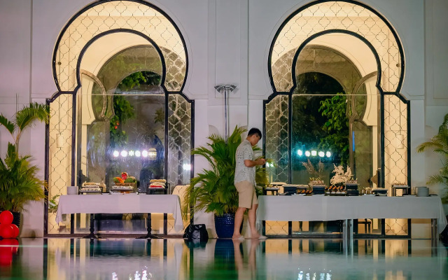 Курортный Oтель Sarai and Wander