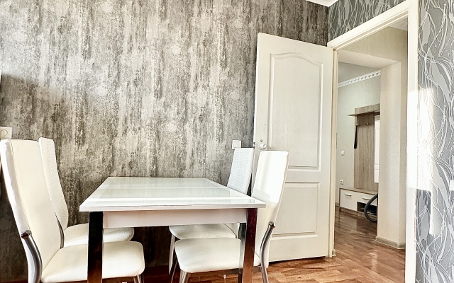 Апартаменты Крымск Хоум на Надежды 4