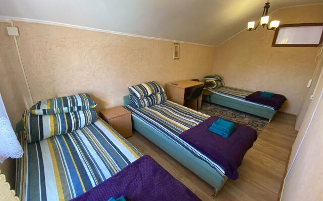 Mescherskij Dvorik Living quarters