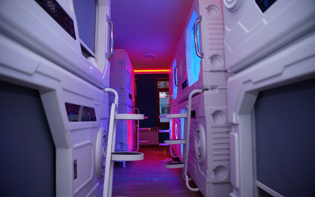 Capsula  Hostel