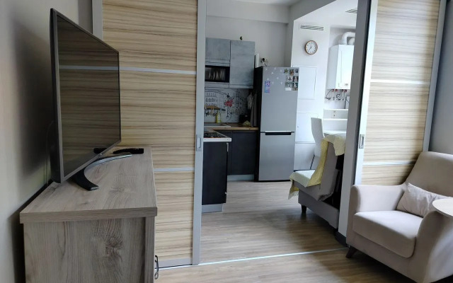 Semeynaya Studiya u Reki Kvatro Flat
