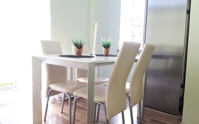 Stilnaya 3-Kom Kvartira V Tsentre Apartments