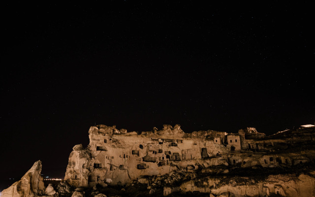 Seki Cave Suites