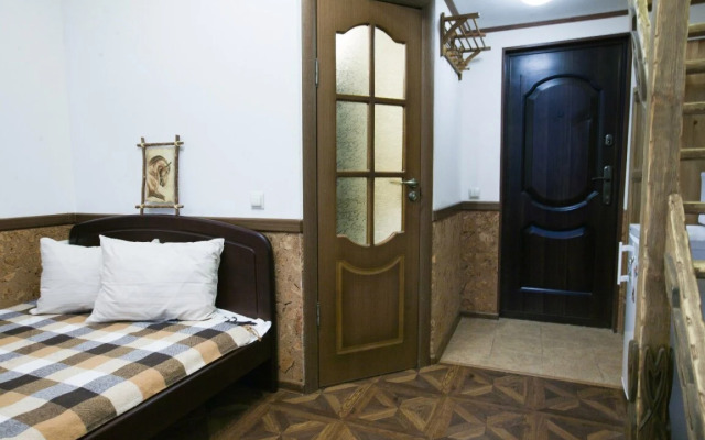 on Manezhny Living quarters