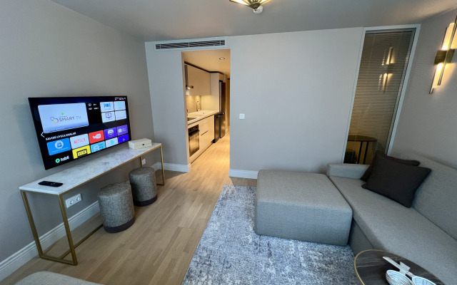 Weingart Suites Hotel