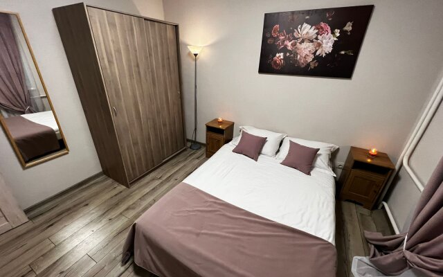 Uyutnaya dvukhkomnatnaya na Taganskoy Apartment