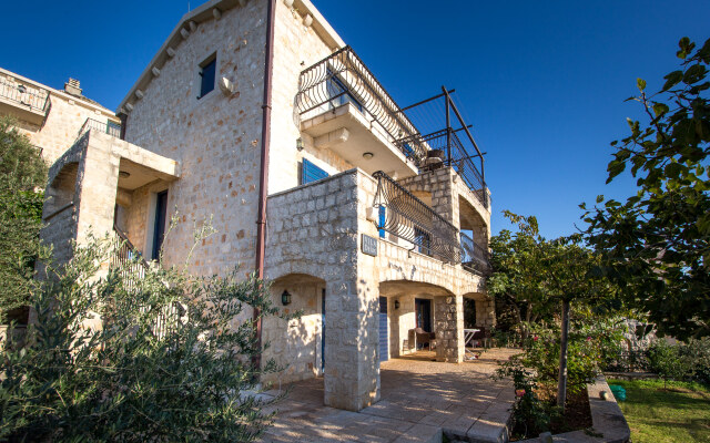 Olive Resort	